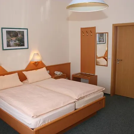 Petersen Hotell 3*