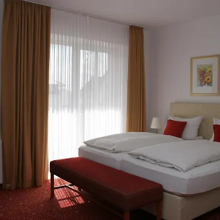 Petersen Hotell 3*