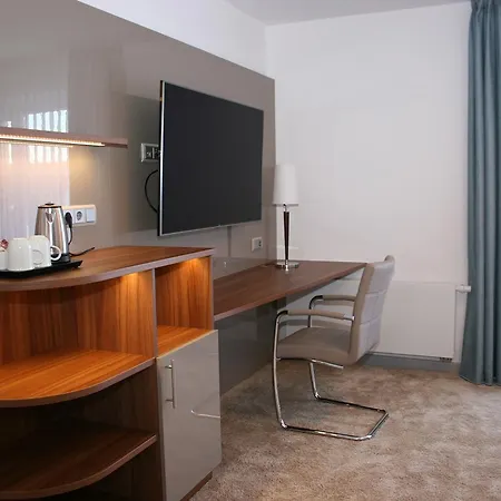 彼得森酒店 3* 巴德茨维什安