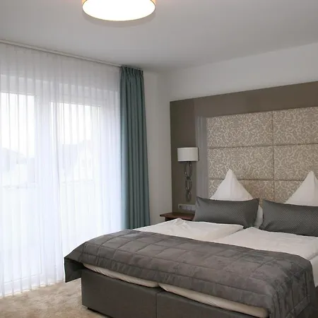 彼得森酒店 3* 巴德茨维什安